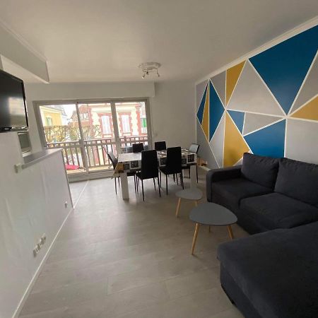 Cabourg Centre, Appartement Pour 4 Personnes A 100M De La Mer Екстериор снимка